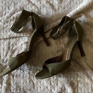 Olive Green pumps